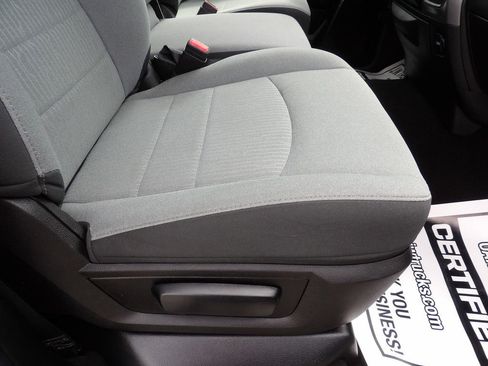 Used 2022 RAM 1500 Classic SLT image 40