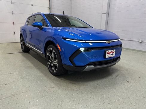 New 2026 Chevrolet Equinox EV LT image 2