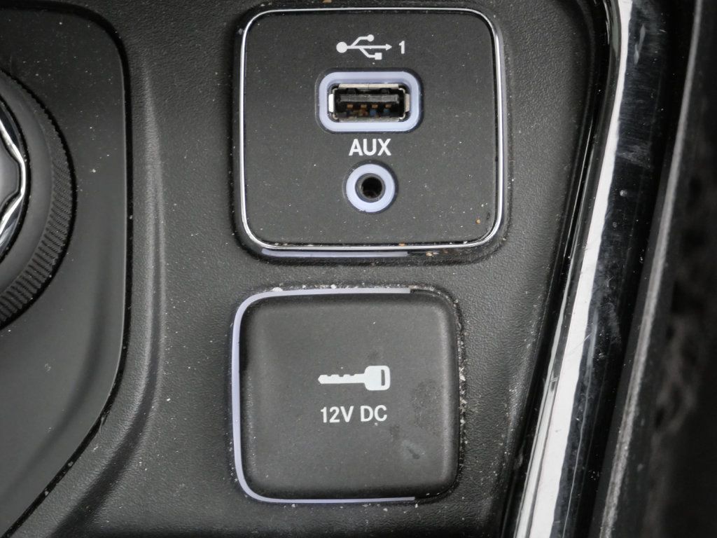 Used 2021 Jeep Compass Latitude w/ Sun and Sound Group AWD/4WD image 22