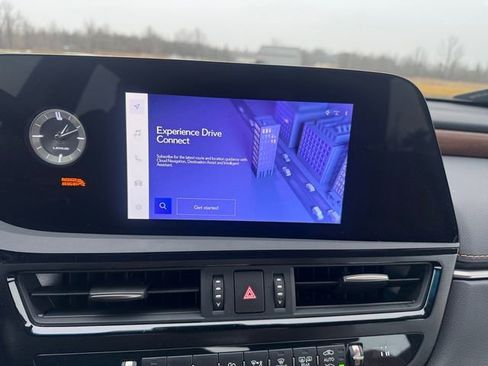 Used 2024 Lexus ES 350 w/ Premium Package image 21