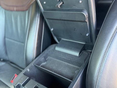 Used 2020 Ford Explorer Platinum w/ Premium Technology Package image 10