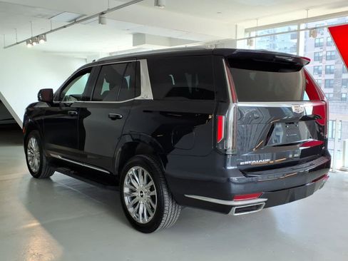 Used 2023 Cadillac Escalade Premium Luxury w/ LPO, Floor Liner Package AWD/4WD image 6