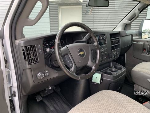 Used 2022 Chevrolet Express 3500 w/ Power Convenience Package RWD image 26