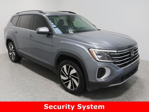 Used 2024 Volkswagen Atlas SE image 4