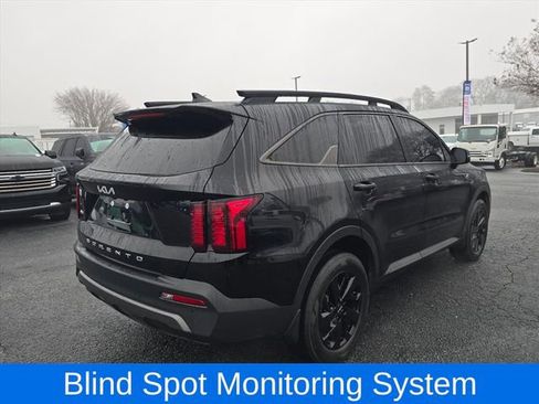 Used 2022 Kia Sorento S w/ Panoramic Sunroof Package image 4