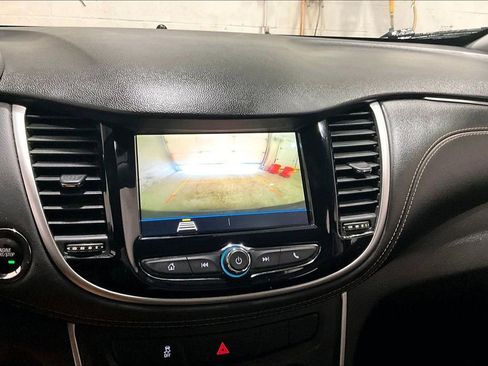 Used 2019 Chevrolet Trax LT w/ LT Convenience Package image 13
