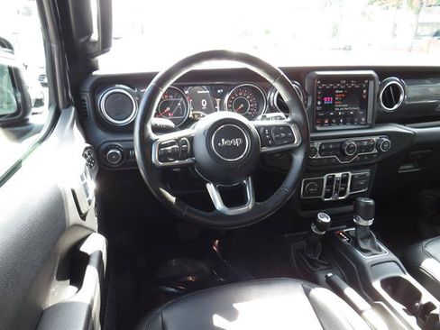 Used 2020 Jeep Wrangler Unlimited Sahara AWD/4WD image 9