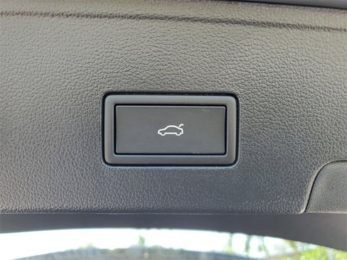 New 2026 Volkswagen Atlas Cross Sport SE image 9