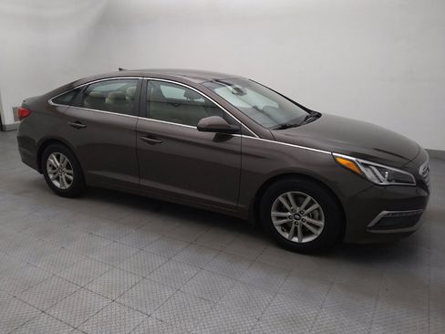 Used 2015 Hyundai Sonata SE w/ Option Group 09 FWD image 11
