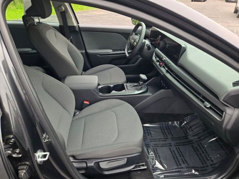 Used 2025 Kia K4 FWD image 7