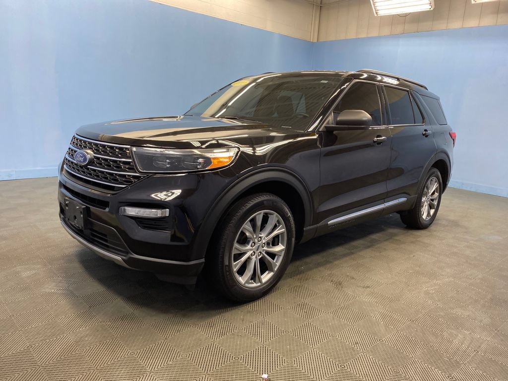 Used 2022 Ford Explorer XLT w/ Equipment Group 202A AWD/4WD image 3