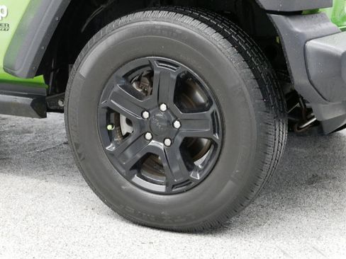 Certified 2019 Jeep Wrangler Sport image 39