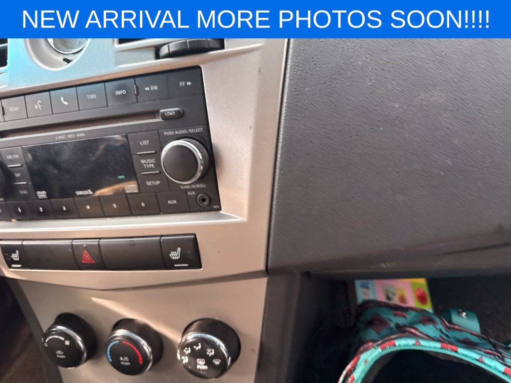Used 2010 Chrysler Sebring Limited FWD image 9
