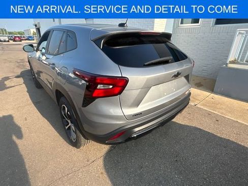 Certified 2024 Chevrolet Trax RS w/ Driver Confidence Package FWD image 10