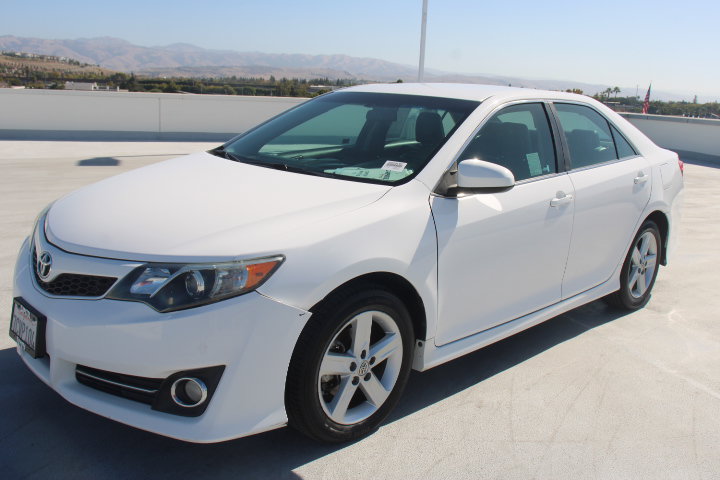 Used 2014 Toyota Camry SE FWD image 7