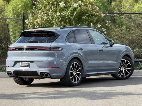 Certified 2024 Porsche Cayenne S AWD/4WD image 7