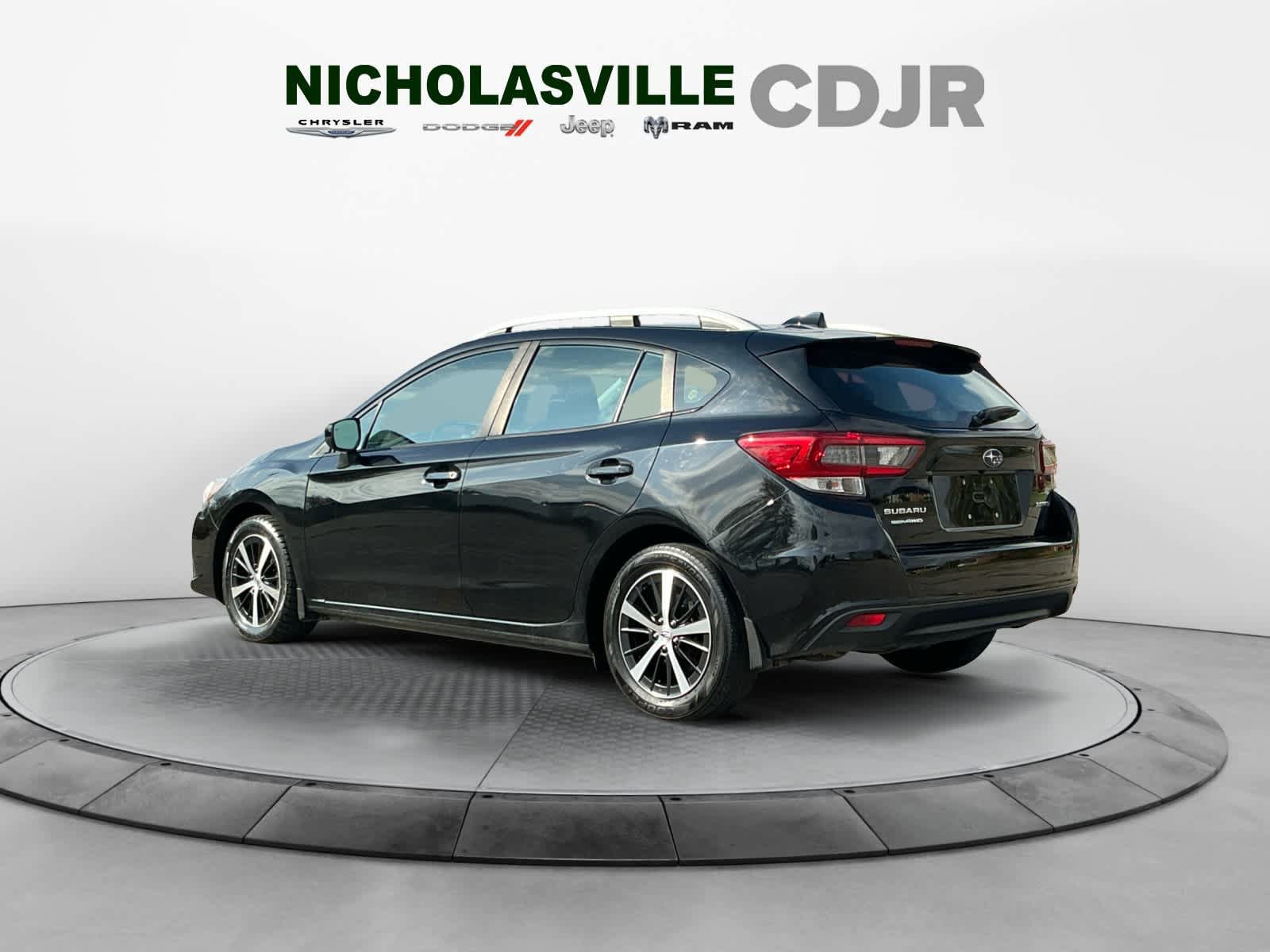 Used 2022 Subaru Impreza 2.0i Premium w/ Popular Package #2 AWD/4WD image 3