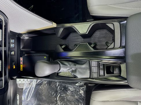 Certified 2025 Toyota Camry SE w/ Convenience Package image 22