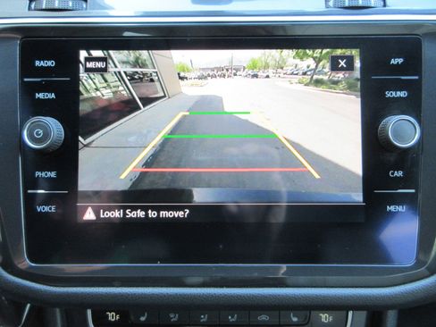 Used 2020 Volkswagen Tiguan SE R-Line AWD/4WD image 44