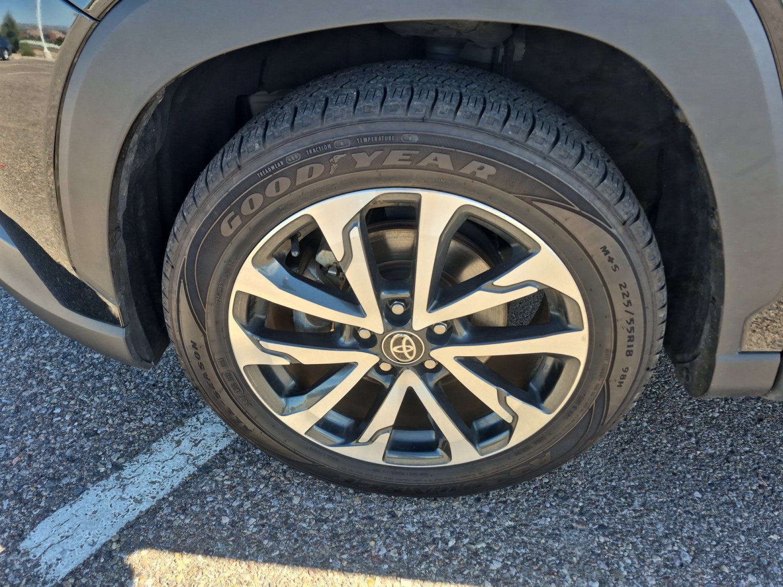 Certified 2025 Toyota Corolla Cross XLE AWD/4WD image 26