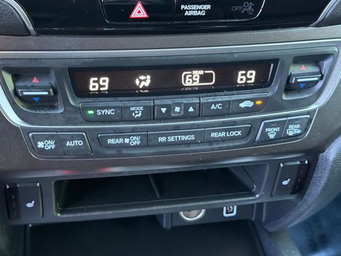 Used 2022 Honda Pilot Sport image 23