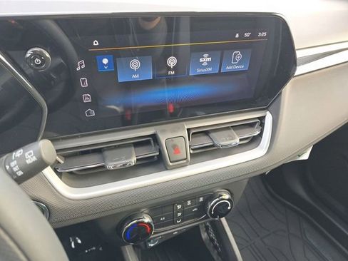 Used 2025 Chevrolet TrailBlazer LS w/ LS Convenience Package FWD image 13