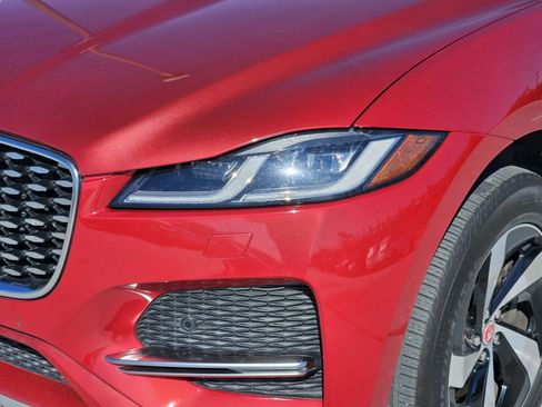 Used 2022 Jaguar F-PACE S AWD/4WD image 32