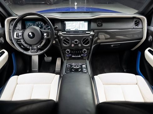 Used 2021 Rolls-Royce Cullinan Black Badge image 41