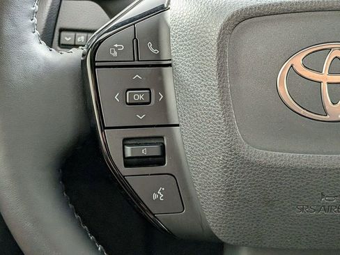 Used 2025 Toyota Prius XLE FWD image 14