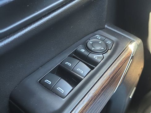 Used 2021 Chevrolet Silverado 1500 High Country image 13