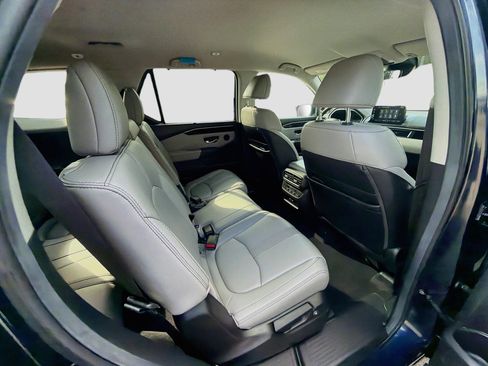 Certified 2025 Honda Pilot EX-L image 28