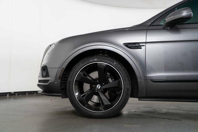 Used 2018 Bentley Bentayga AWD/4WD image 12