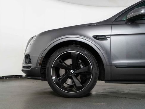 Used 2018 Bentley Bentayga AWD/4WD image 12