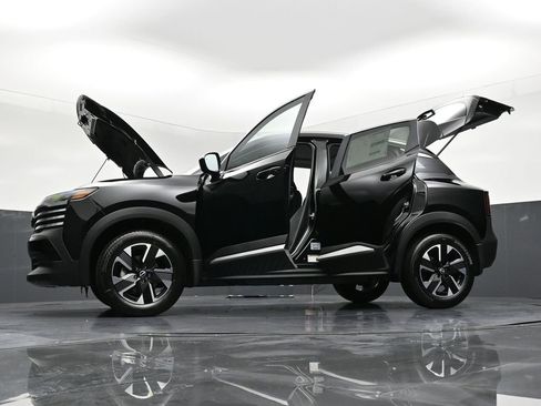 New 2026 Nissan Kicks SV w/ SV Premium Package AWD/4WD image 35