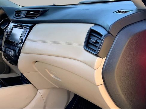 Used 2017 Nissan Rogue SL w/ SL Premium Package FWD image 18