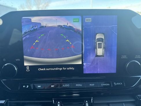 Used 2025 Nissan Pathfinder Platinum image 26