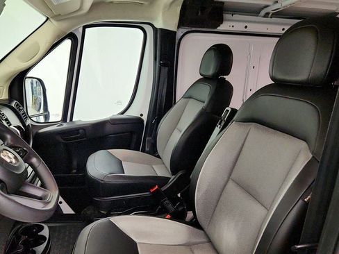Used 2025 RAM ProMaster 2500 w/ Convenience Group FWD image 18