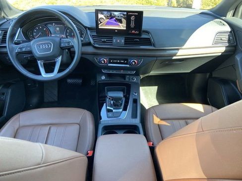 Used 2023 Audi Q5 2.0T Premium w/ Convenience Package image 9