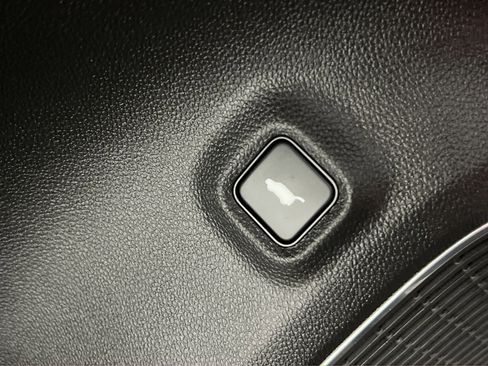 Used 2023 Acura MDX A-Spec image 33