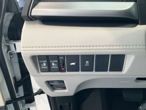 New 2026 Honda Odyssey EX-L image 8