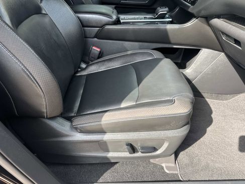 Used 2022 Nissan Pathfinder SL w/ SL Premium Package image 12