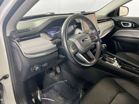 Used 2022 Jeep Compass Limited AWD/4WD image 9