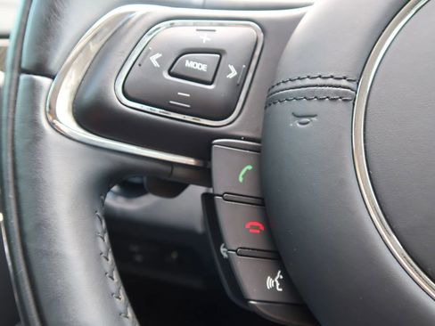 Used 2016 Jaguar XJ R-Sport image 40