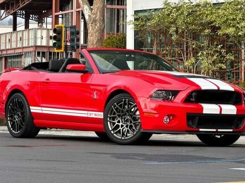 Used 2014 Ford Mustang Shelby GT500 w/ Equipment Group 821A image 2