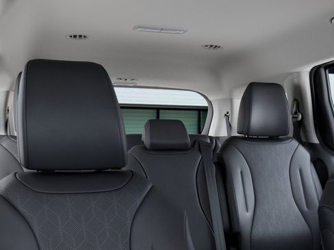 New 2026 Kia Carnival EX FWD image 28