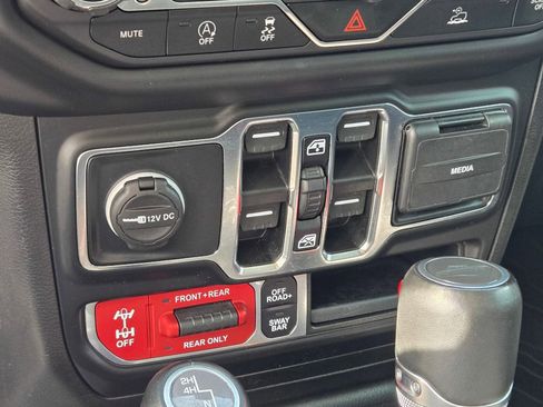Used 2022 Jeep Gladiator Rubicon w/ LED Lighting Group AWD/4WD image 35