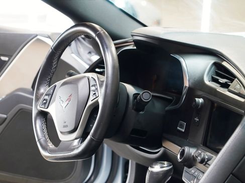 Used 2019 Chevrolet Corvette Stingray Coupe w/ 1LT RWD image 56