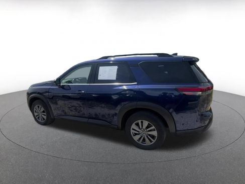 Used 2025 Nissan Pathfinder SV FWD image 10