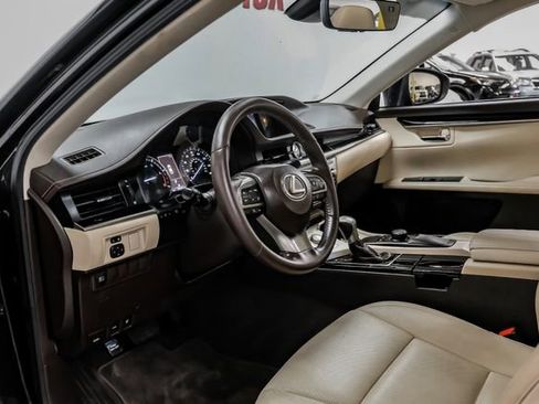 Used 2017 Lexus ES 350 w/ Accessory Package 2 FWD image 3