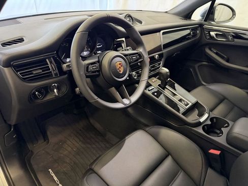 New 2026 Porsche Macan Turbo AWD/4WD image 4